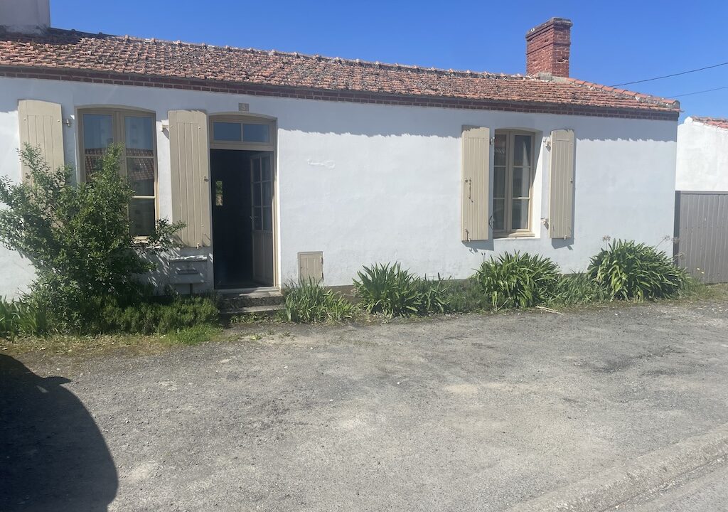 agence-immobiliere-noirmoutier- agence-noirmoutrine-maison-3-chambres-129m2-habitable-centre-ville_1